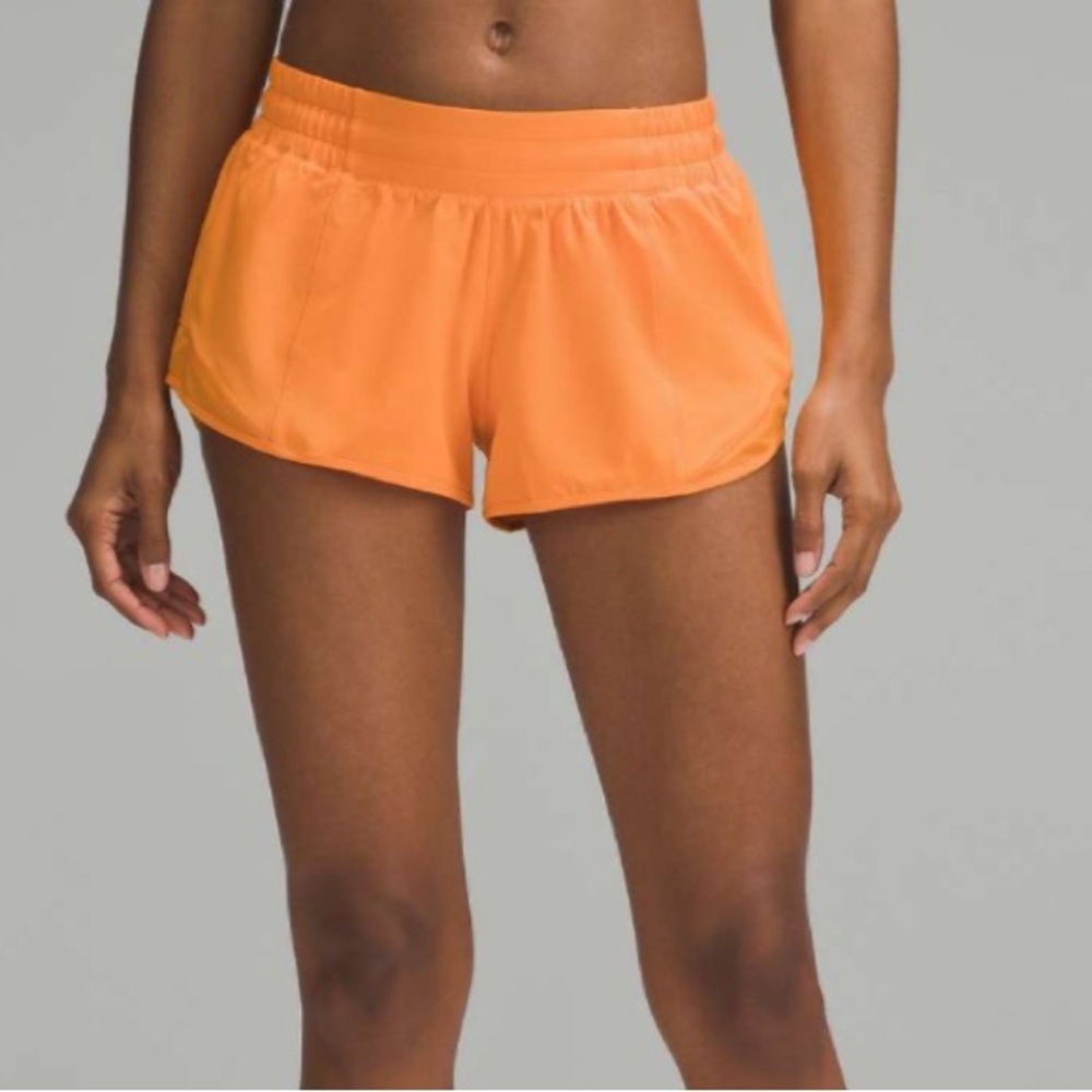Lululemon Hotty Hot Low-Rise Lined Short 2.5"